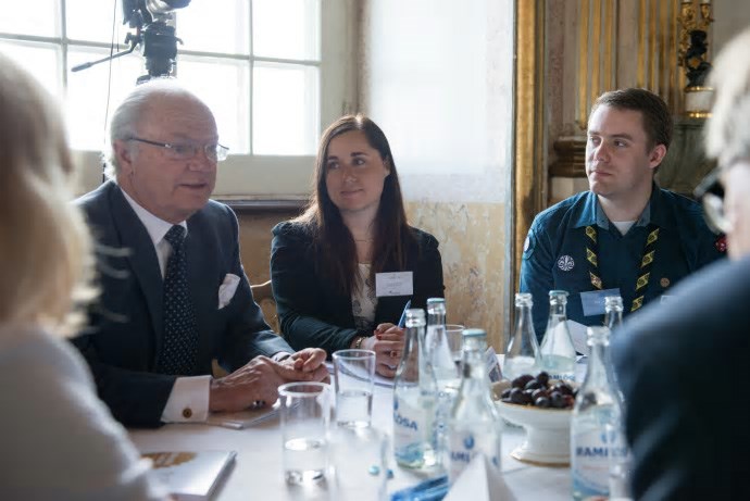 H.M Konungen, Emma Arnesson och Oscar Sundås under seminariet Ungt Ledarskap 2015 