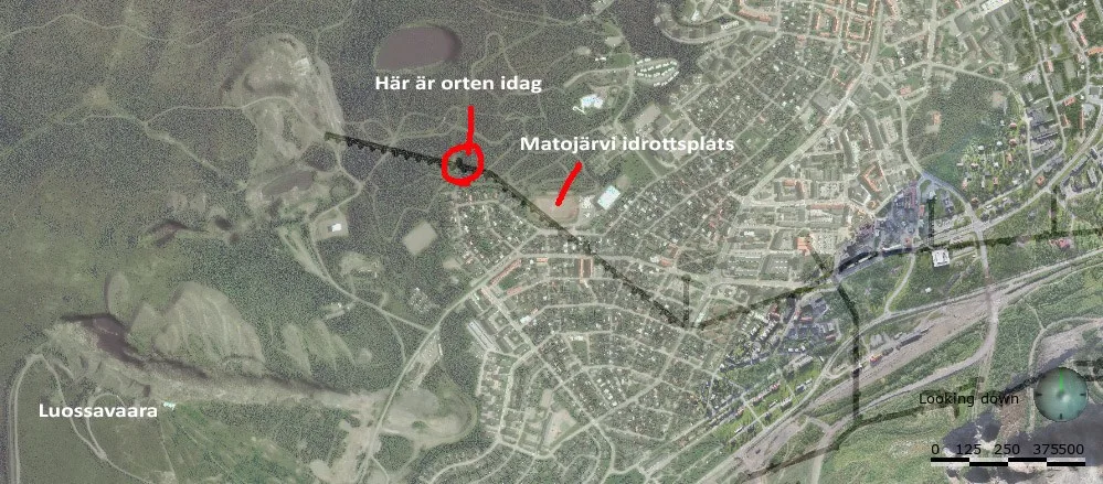 Undersökningsorten har passerat under Matojärvi idrottsplats och sedan vinklats av mot Luossavaara. Målet är att kunna borra neråt mot den förmodade fyndigheten i en vinkel för att få bra provsvar på volym och läge.