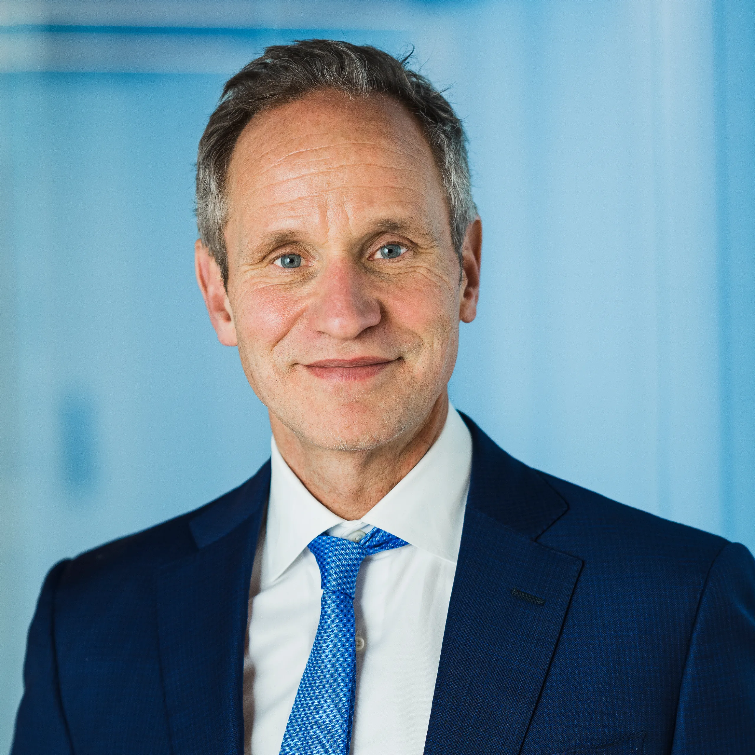 Porträttbild på Johan Menckel.