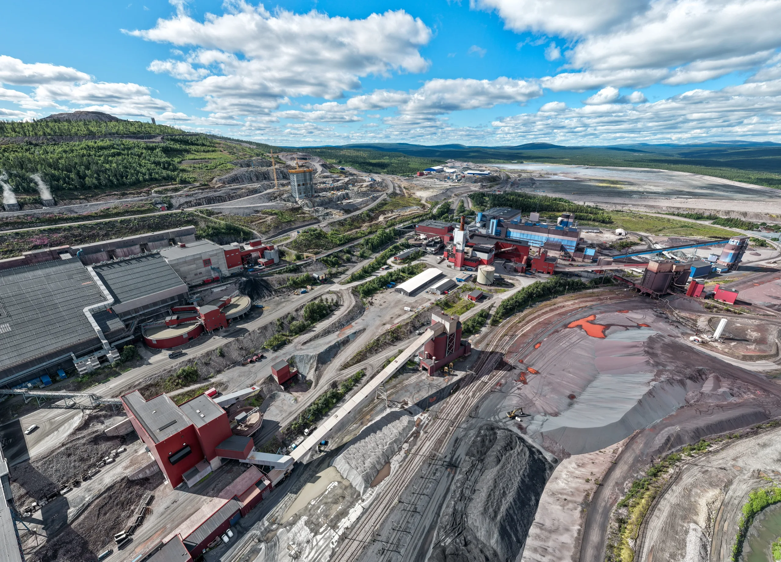 Drönarvy över industriområdet i Malmberget